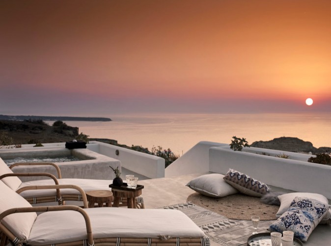 022_Schoene Aussichten Touristik - SANTO MARIS OIA_DELUXE SUITE SUNSET SEA VIEW (01)